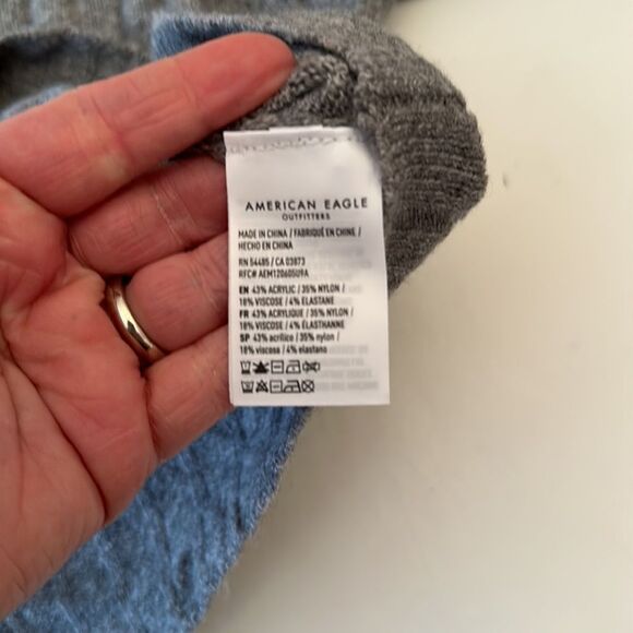 Women’s American Eagle Cropped Cardigan, Size XS - Picture 7 of 9